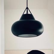 Dyberg Larsen Polo hanglamp, zwart, Ø 29 cm, metaal