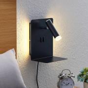 Lucande LED wandspot Zavi, zwart, stekker, plank, USB