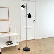 Dyberg Larsen vloerlamp Ocean, zwart/messing, 2-lamps.