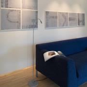 EGG DLS LED vloerlamp Zooom, flexibele arm, platina kleur