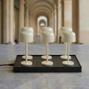 LED tafellamp Quill, beige, 6 stuks, oplaadstation